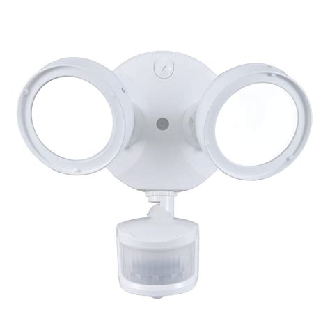 Defiant 180° White Motion Activated Sensor Twin Head Round Outdoor