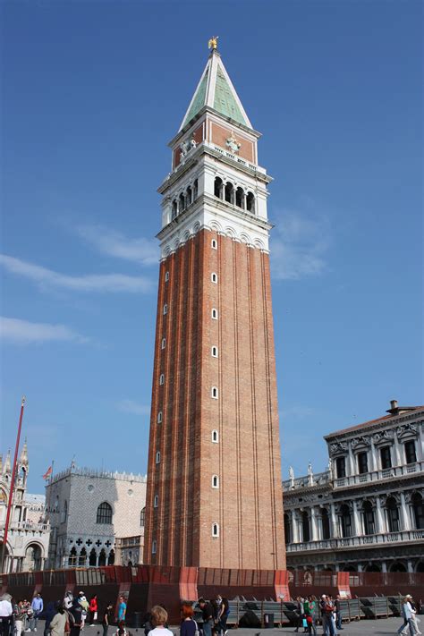 Il Campanile Di San Marco Venezia Piazza San Marco Windy Day Great