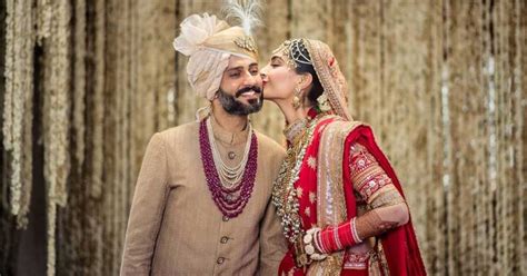 10 Foto Gaun Pernikahan Sonam Kapoor Yang Super Georgous