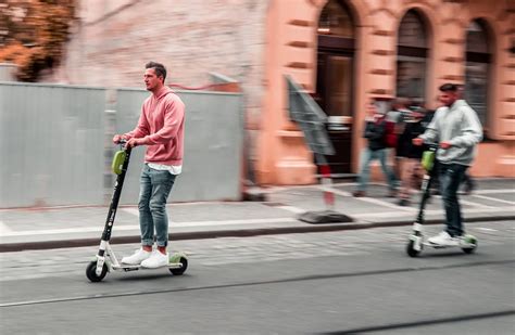 Electric Scooters In Malaga Traffic Rules Where To Ride Park Omgg