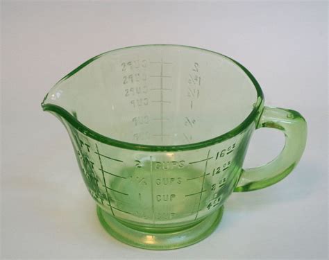 Vintage Green Glass Measuring Cup 2 Cup Measure Etsy Glass