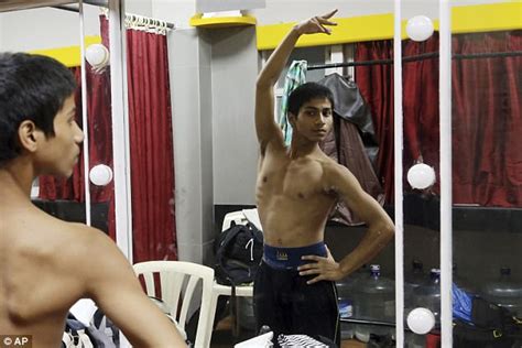 Boy From Indian Slum Earns Spot At Nyc Ballet School Daily Mail