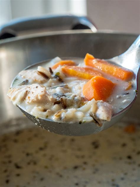 In a large pot over medium heat, combine broth and chicken. Panera Copycat Chicken and Wild Rice Soup - 12 Tomatoes