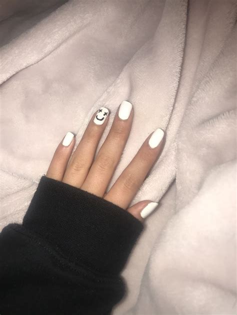 Harry styles' fine line is less than a week old but it's already made a huge cultural impact. Louis tomlinson nails inspired in 2020 | Nails, Fashion ...