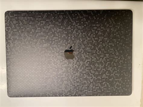 Macbook Pro 16 Dbrand Black Swarm Rmac