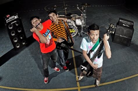 Menunggu bintang terang by closehead chords different versions chords, tab, tabs. Lirik Dan Kunci Gitar Lagu CloseHead - Menunggu Bintang ...