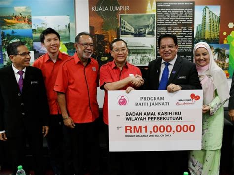 Katanya lagi, dalam satu posting mawar bersetuju dengan komen salah seorang pengikut tentang campur tangan keluarga menjadi punca keretakan dalam rumah tangga. Wujudkan Baiti Jannati Untuk Golongan Miskin Bandar ...