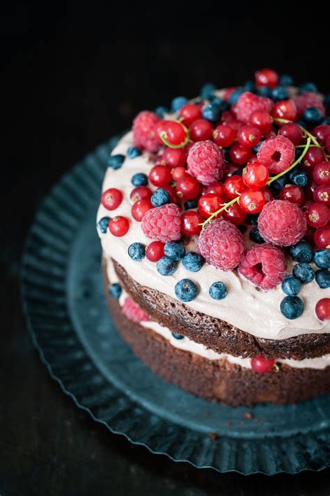Jetzt ausprobieren mit ♥ chefkoch.de ♥. Brownie Torten Rezept mit Kakaocreme und frischen Beeren ...