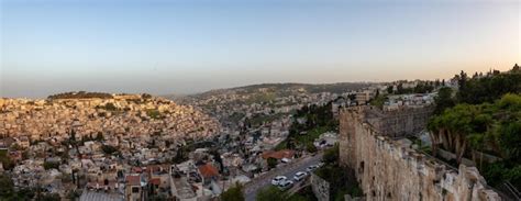 Vista Panorámica De Las Murallas De Jerusalén Que Rodean La Ciudad