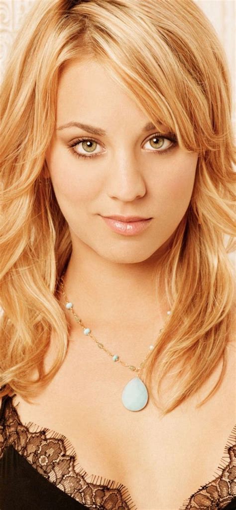 1242x2688 Resolution Kaley Cuoco Clevage Images Iphone Xs Max Wallpaper