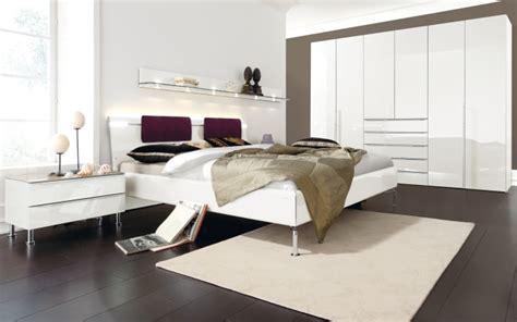 Lie down, close your eyes, breathe deeply and relax. Schlafzimmer Metis Plus in weiß online bei HARDECK kaufen