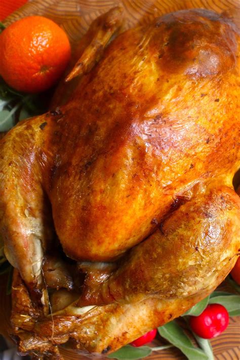 How Long to Cook A Turkey {Cooking Temperature and Sizes} - TipBuzz
