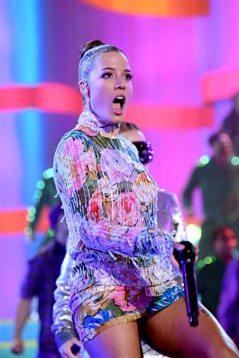 Halsey At The 2019 American Music Awards Best Pictures From The 2019 American Music Awards