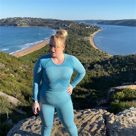 After james corden and rebel wilson appeared to take a thinly veiled jab at cats during sunday night's oscars, the visual effects society released a scathing statement, saying: Mesmo perdendo 18kgs, Rebel Wilson ainda quer perder mais ...