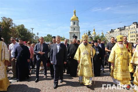 Запровадження християнства — це епохальний поворот в історії давньоруської держави, який не тільки суттєво вплинув на всі сфери тогочасного суспільного. Сьогодні - День хрещення Київської Русі-України - Главком