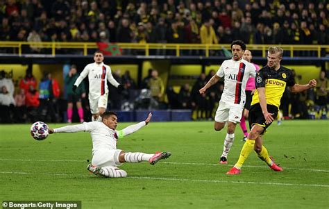 Haaland's goal celebration started trending soon on social media and so did the team's appreciation clap for the 'yellow wall' despite no fans being inside signal iduna park. Erling Haaland reveals Cristiano Ronaldo is his 'model ...