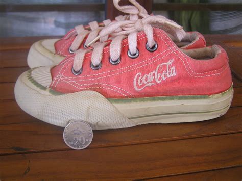 Maksimum sebanyak rm1,000 sekeluarga sebulan. Hobi En Mat: Kasut coca cola kanak kanak