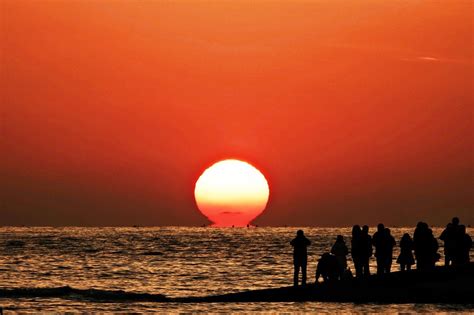 Check out inspiring examples of 일러스트 artwork on deviantart, and get inspired by our community of talented artists. 인천 을왕리해수욕장에서 새해 첫 오메가를 보다 (소니 RX10m4와)