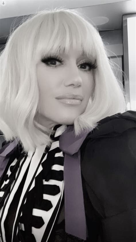 Photos Of Gwen Stefanis Bob Haircut And Bangs Popsugar Beauty Photo 4