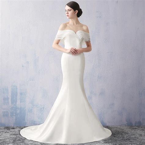 Elegant Off The Shoulder Sweetheart Mermaid Long Wedding Dresses In 2020 White Bridesmaid