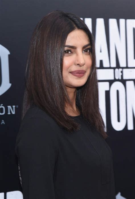 Priyanka Chopra Looks Super Sexy In Black Dress At Hands Of Stone Us Premiere At Sva Theater