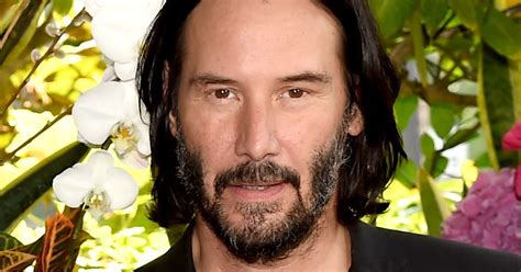 Keanu Reeves Bought An Ice Cream He Didnt Eat Just To Autograph The