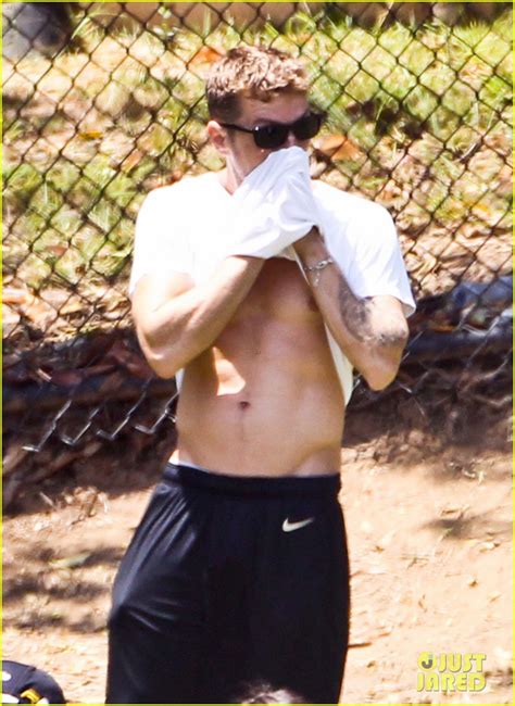 Ryan Phillippe Reveals Toned Abs At Deacons Game Photo 2672889 Ava Phillippe Deacon