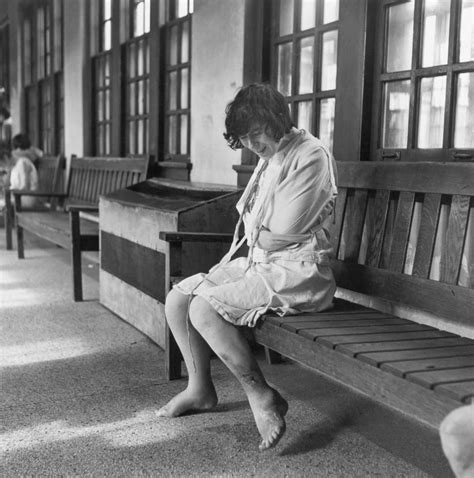 Harrowing Photos Show The Disturbed And Desperate Patients Of A Mental Hospital In The 1940s