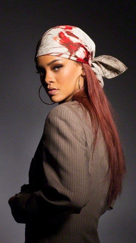 Pin By Priscilla On Women Rihanna Fenty Scarf Hairstyles Rihanna Style