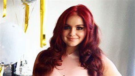 Ariel Winter Shows Off Major Cleavage In Cutout Graduation Party Gown