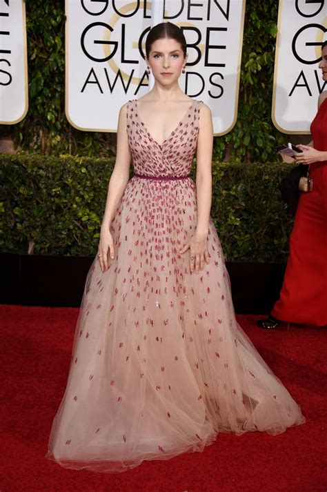 Anna Kendrick Wows In Monique Lhuillier At 2015 Golden Globes