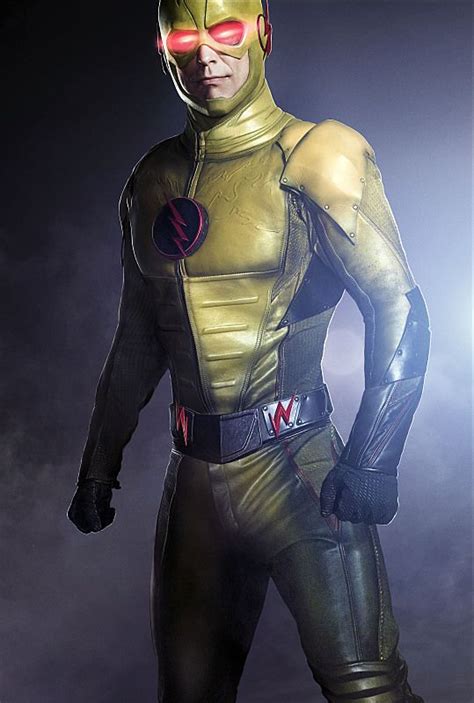 the flash see tom cavanagh suited up as reverse flash collider