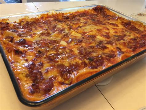 Kali ini saya kongsikan resepi lasagna yang tidak susah sangat untuk disediakan, cuma perlukan bahan yang berkualiti untuk dapatkan rasa yg sedap. Resepi Lasagna Sangat Sedap Dan Mudah - Amy Hilmirda