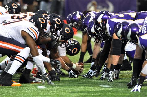 Kicks off in january 2018 with streaming of the nfl playoffs on yahoo and yahoo sports, in addition to yahoo fantasy football users will be able to watch all local and primetime games for free, and unauthenticated, within the yahoo fantasy. Watch free NFL game - Minnesota #Vikings vs #Chicago Bears ...