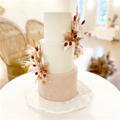 28 Beautifully Boho Wedding Cakes