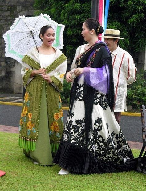 Traditional Costumes From Around The World Costumes Around The World Filipino Fashion