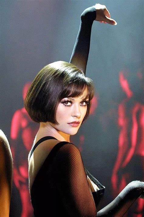 The 31 Most Iconic Movie Beauty Looks Of All Time Catherine Zeta Jones Iconic Movies Movie