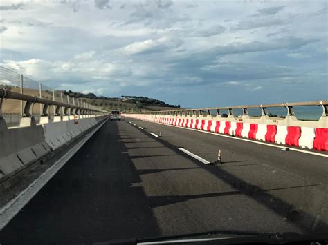Traffico limitato (con rischio congestione) su 10 viadotti dell'a14 tra sud marche e abruzzo. Viadotti sequestrati sull'autostrada A14 e traffico ...