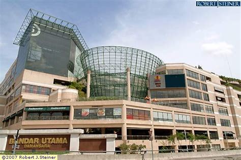 23 reviews of one utama shopping centre the tourist attraction that is the one utama shopping centre bears the heavy load of delivering heavy packs of entertainment and products, along with the service that precipitates with it. Kuala Lumpur Guide : Kuala Lumpur Images of 1 Utama ...