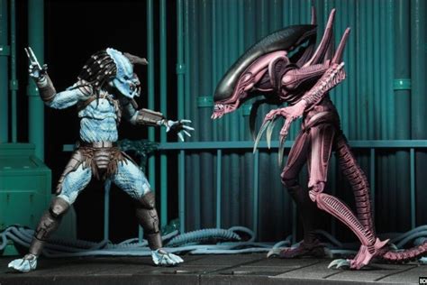 Neca S Alien Vs Predator Arcade Game Figures Revealed Bloody Disgusting