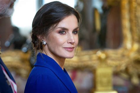 Le avisaron minutos antes de salir la noticia más difícil para la Reina Letizia Minuto Neuquen