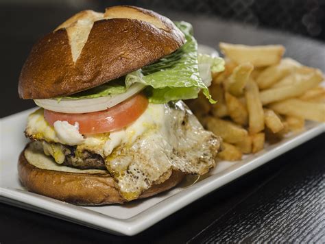 The 4 Best Burgers In Los Angeles Bravo Cdjr Of Alhambra Blog