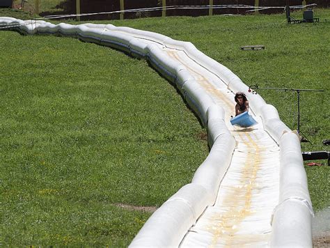 Worlds Longest Inflatable Waterslide Makes Splash In Us