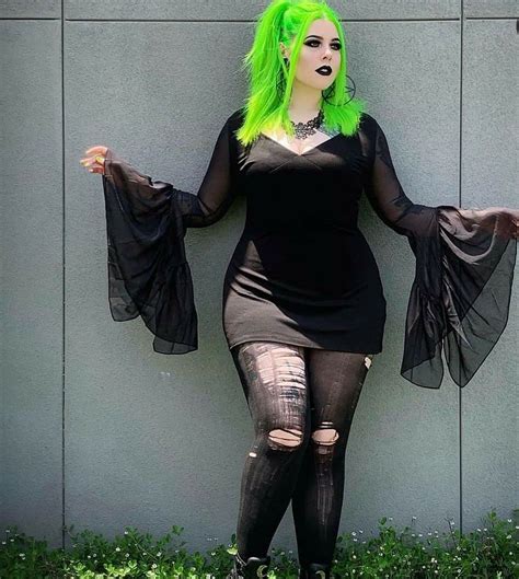 pin by andi on ՏͲᎽᏞᎬ in 2022 goth outfits curvy girl outfits plus size goth
