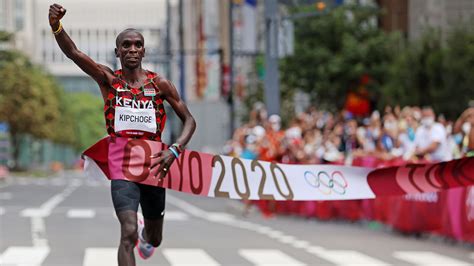 Tokyo Olympics Eliud Kipchoge Wins Marathon Defends Title For