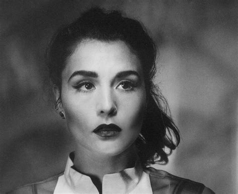 She has been married to sam burrows since august 27, 2014. Premiere: Jessie Ware - Say You Love Me ...