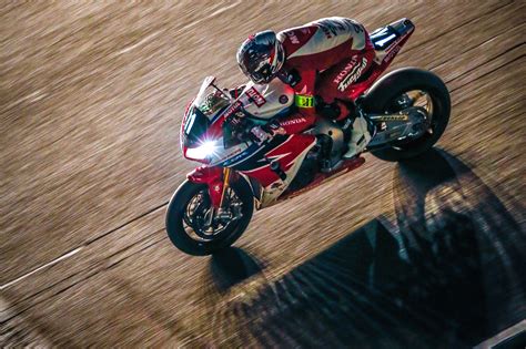 As the name implies, the race runs for eight hours consecutively and teams are composed of two riders and one alternate. Honda Endurance Racing ready for the Suzuka 8 Hours | EWC