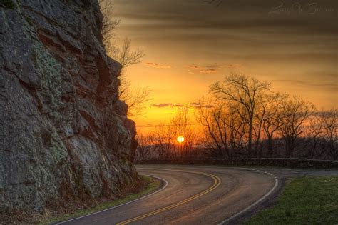 Driving Off Into The Sunset Skyline Drive Shenandoah Nati Flickr