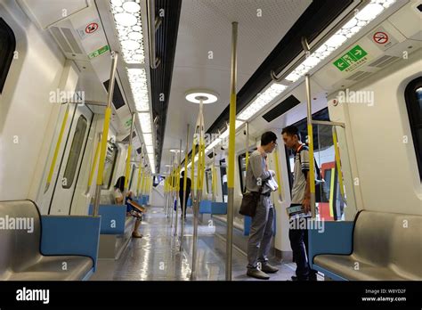 People Visit Chinas First Driverless Subway Train During The Rail