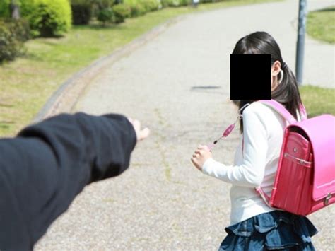 【閲覧注意】女子小学生、ランドセルを背負ったままパンツを脱がされ、レ プされる（画像あり） ポッカキット